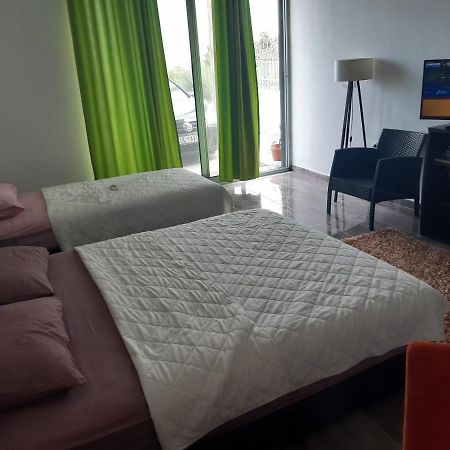 Zara Apartments อุลซิน ภายนอก รูปภาพ
