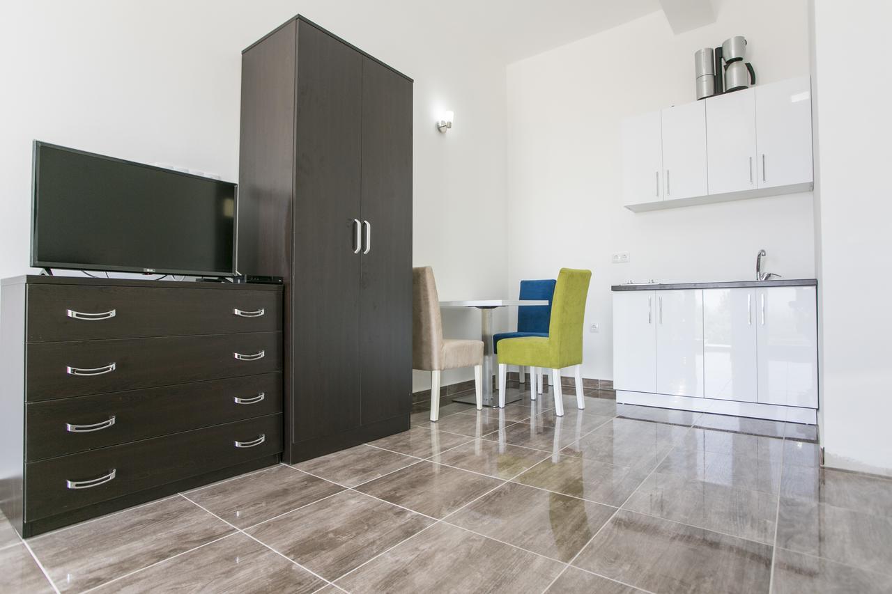 Zara Apartments อุลซิน ภายนอก รูปภาพ