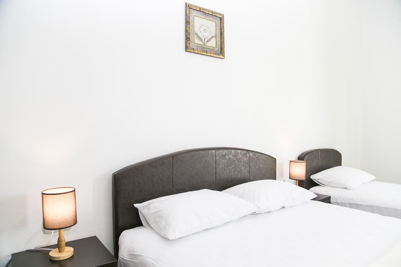 Zara Apartments อุลซิน ภายนอก รูปภาพ